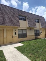 2293 NW 59th Way, Unit 2293 in Lauderhill, FL - Building Photo
