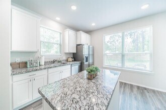 1206 Oxon Run in Montgomery, TX - Building Photo - Building Photo