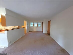 545 Birchcrest Dr in River Falls, WI - Building Photo - Building Photo