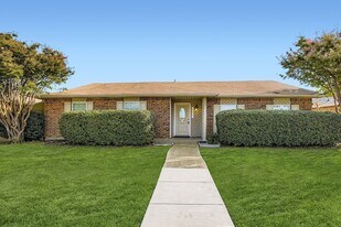 4404 Augusta St in The Colony, TX - Building Photo