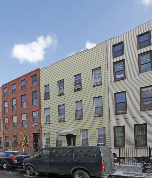 250 Himrod St in Brooklyn, NY - Building Photo