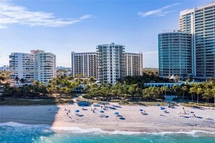 10275 Collins Ave in Bal Harbour, FL - Building Photo