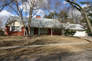 3120 Loveland Dr in Lincoln, NE - Building Photo