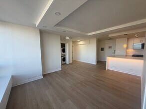 2800 N Lake Shore Dr, Unit 2603 in Chicago, IL - Building Photo - Building Photo