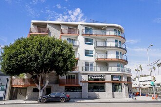 Santa Monica Breeze by Wiseman in Los Angeles, CA - Foto de edificio - Building Photo