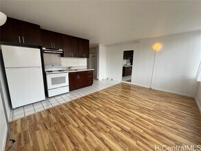 1650 Kanunu St in Honolulu, HI - Building Photo - Building Photo