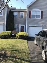 41 Picket Pl in Freehold, NJ - Building Photo - Building Photo