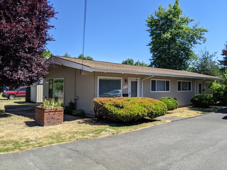11795 SW 7th St, Unit 11795 in Beaverton, OR - Building Photo