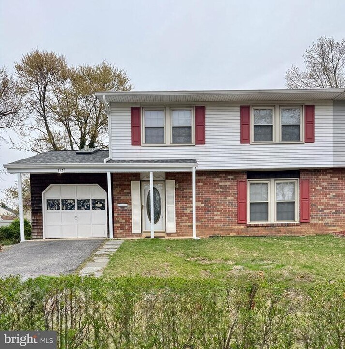 753 Chapelgate Dr in Odenton, MD - Building Photo