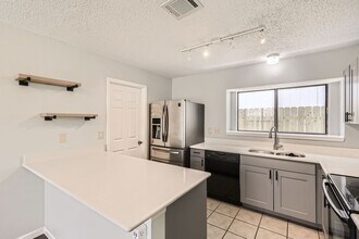 9507 Autumn Gold in San Antonio, TX - Building Photo - Building Photo