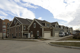 Triumph Court Townhomes in South Bend, IN - Building Photo - Building Photo