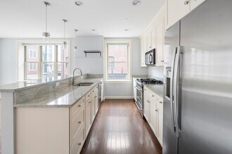 116-128 Rantoul St in Beverly, MA - Building Photo - Building Photo