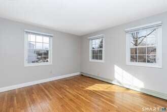 10 Apple Tree Rd in Bethel, CT - Building Photo - Building Photo