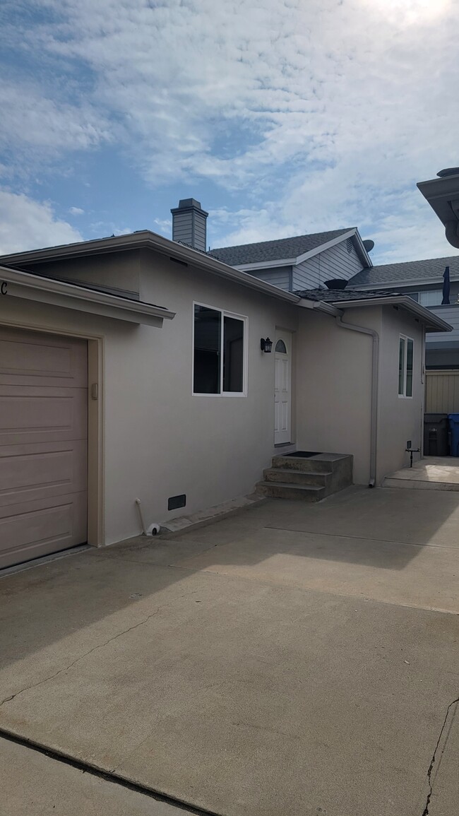 2204 Aviation Way, Unit North Redondo  Rear House