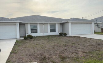 508-510 SW 8th Pl in Cape Coral, FL - Building Photo