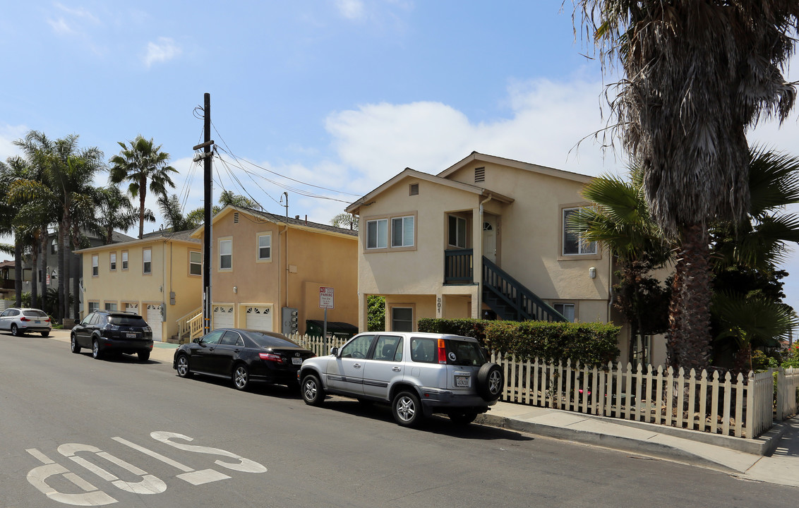 801 S Cleveland St in Oceanside, CA - Building Photo