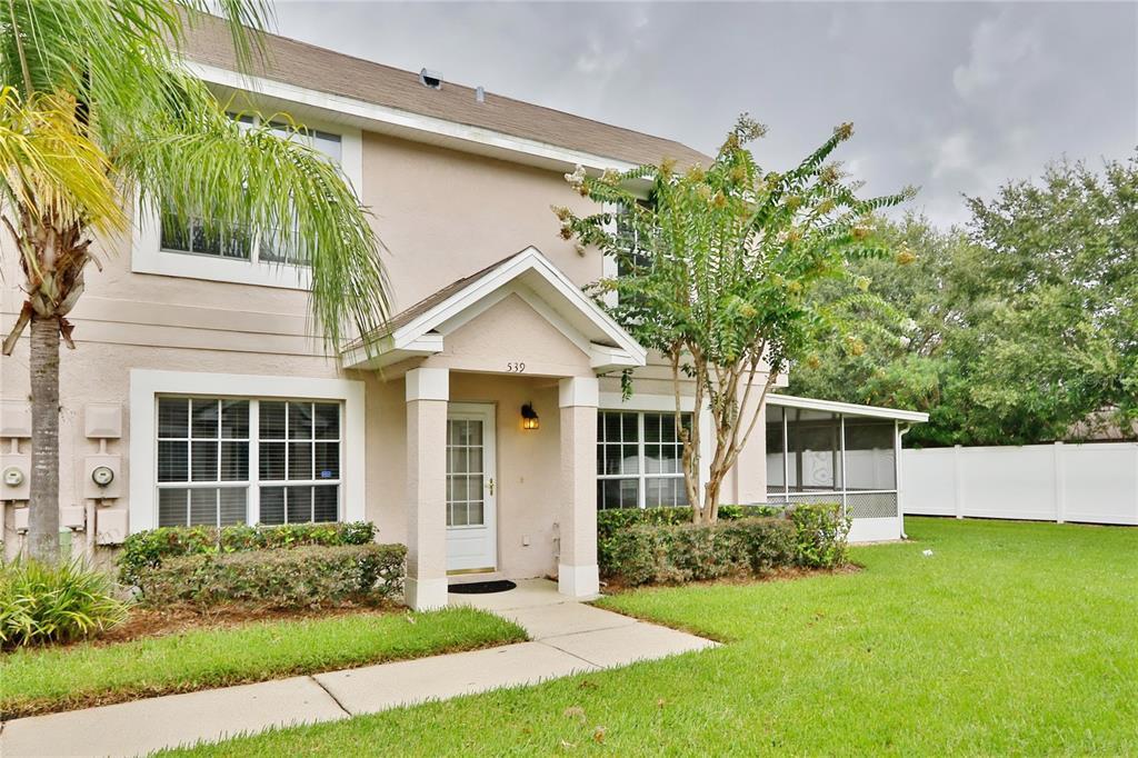 539 Kensington Lake Cir in Brandon, FL - Foto de edificio