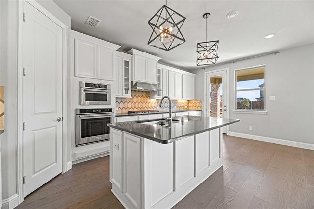 property at 2148 Chapman Ln