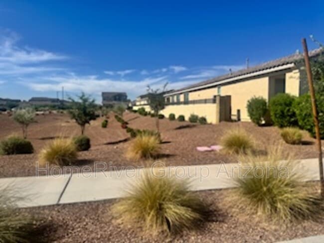 17350 W Valentine St in Surprise, AZ - Building Photo - Building Photo