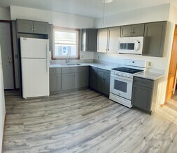 8628 Priem Rd, Unit 8628 in Strongsville, OH - Foto de edificio - Building Photo