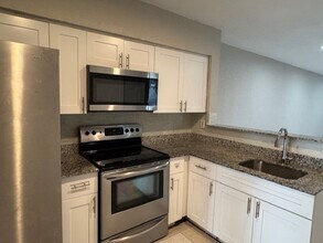 260 SW 8th Ave in Hallandale Beach, FL - Building Photo - Building Photo