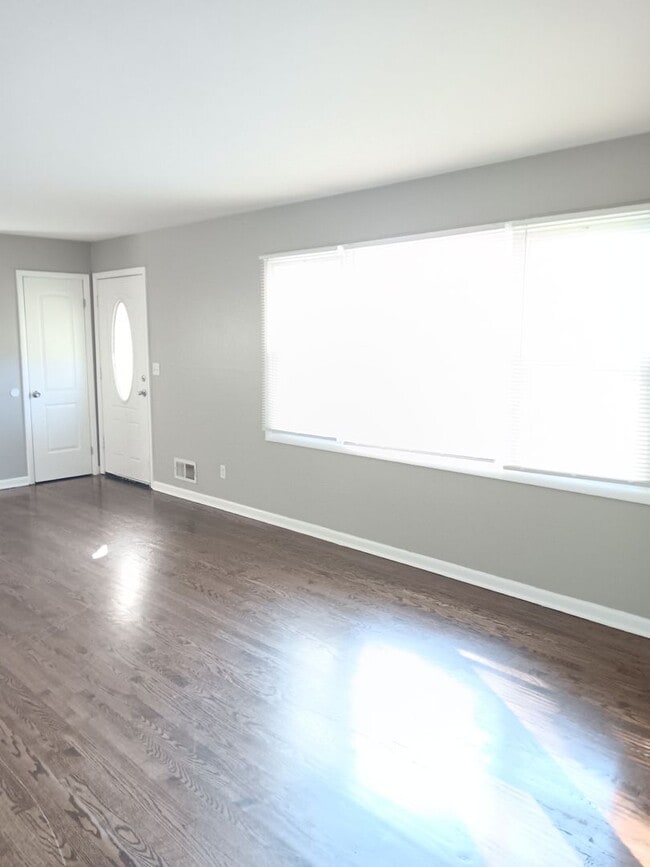 7601 White Oak Ave in Hammond, IN - Building Photo - Building Photo