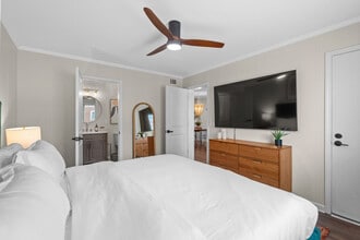 824 N Waccamaw Dr in Murrells Inlet, SC - Foto de edificio - Building Photo