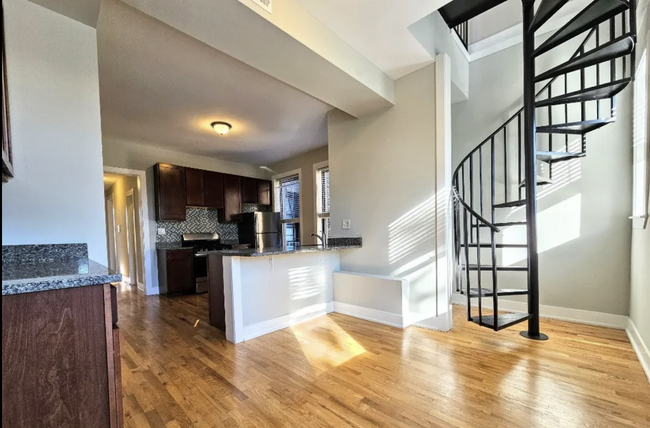 634 W Oakdale Ave, Unit 4