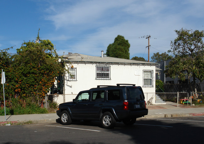 2016-2020 Newton Ave in San Diego, CA - Foto de edificio - Building Photo