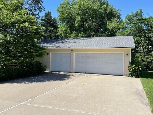6806 W 24th St in Minneapolis, MN - Building Photo - Building Photo
