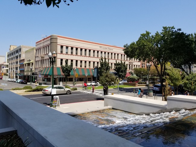 Mansion House in Stockton, CA - Building Photo - Building Photo