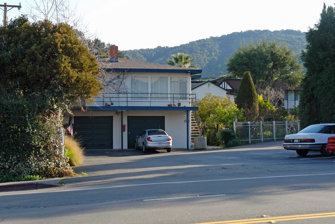 Flores Apartments in San Rafael, CA - Building Photo