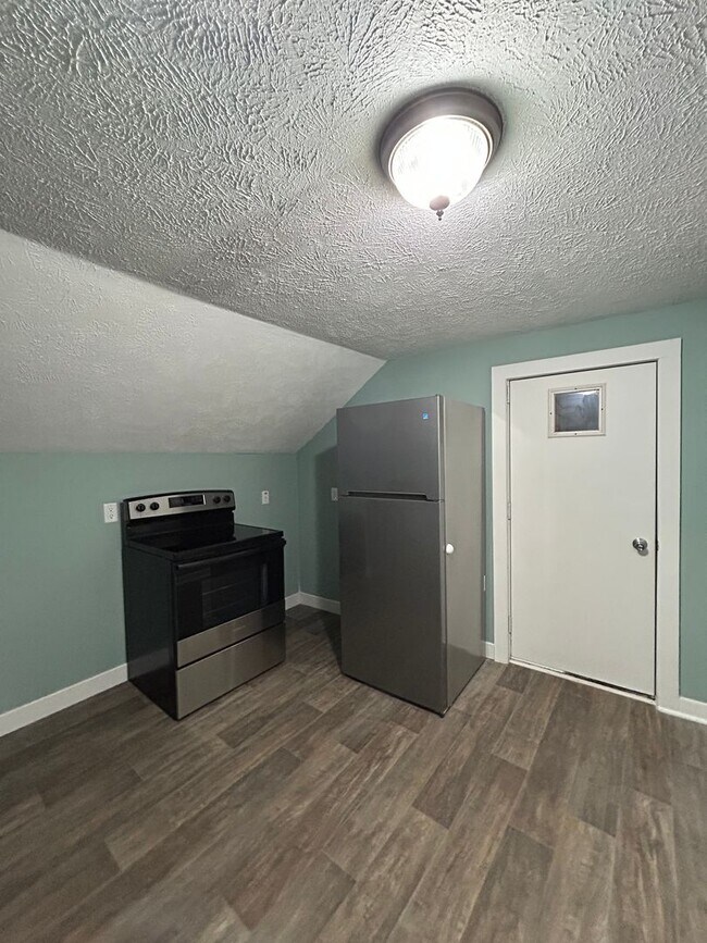 212 N Fourth St in Sturgis, MI - Building Photo - Building Photo