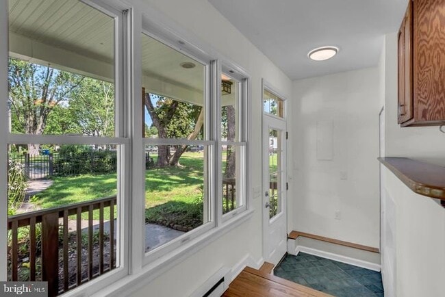 107 Winchester Ave in Grasonville, MD - Foto de edificio - Building Photo