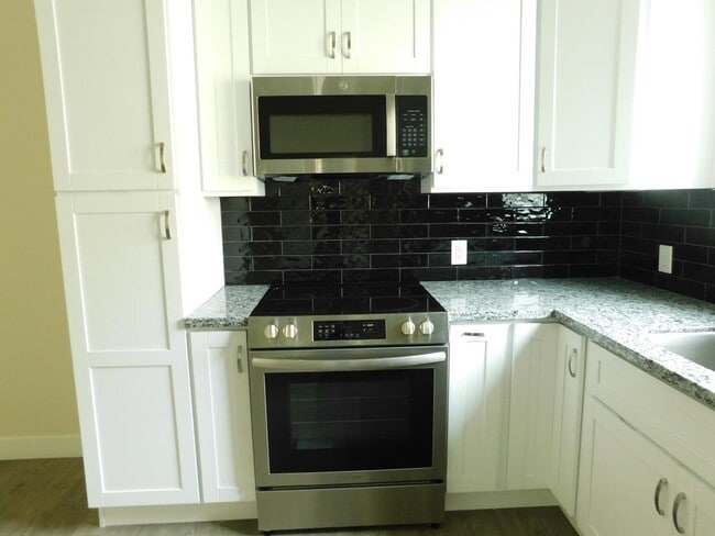 113 G St in Antioch, CA - Building Photo - Building Photo