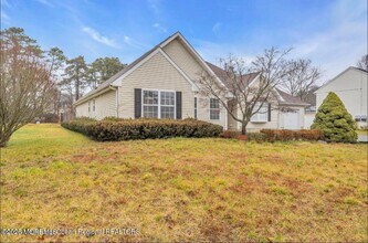 5 Laketree Ct in Manchester Township, NJ - Building Photo - Building Photo