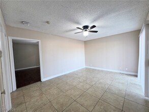 409 N Lamb Blvd in Las Vegas, NV - Building Photo - Building Photo