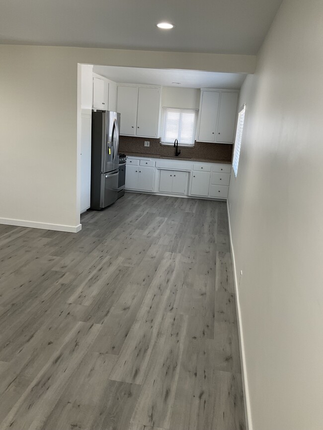 4940 Lennox Blvd, Unit B in Inglewood, CA - Building Photo - Building Photo