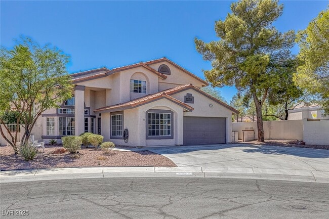 8433 Dry Cliff Cir in Las Vegas, NV - Foto de edificio - Building Photo