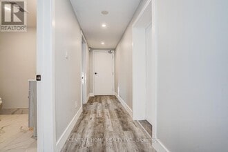 210 Renforth Dr in Toronto, ON - Building Photo - Building Photo