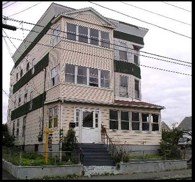 13 Linen Ave in Bridgeport, CT - Foto de edificio