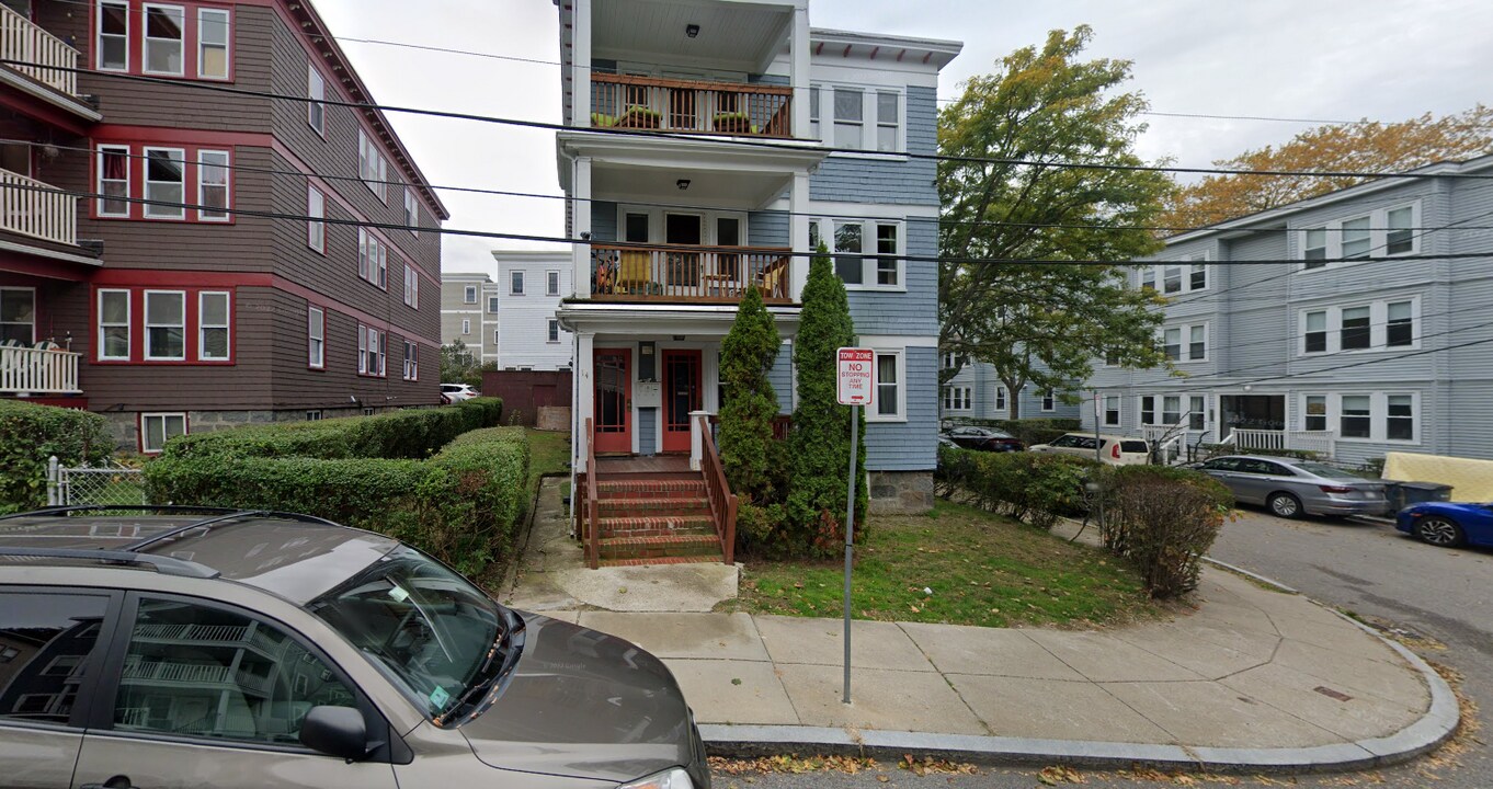 14 Lourdes Ave, Unit 2 in Boston, MA - Foto de edificio