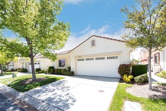 40121 Corte Calanova in Murrieta, CA - Building Photo - Building Photo