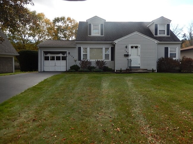 property at 129 Roselawn Cres
