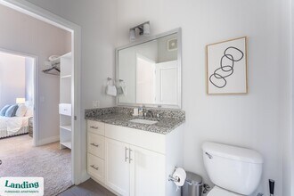 480 N Orange Ave, Unit 613 in Orlando, FL - Foto de edificio - Building Photo