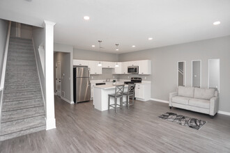 The Meadows at Keefer Creek in Fort Wayne, IN - Building Photo - Interior Photo