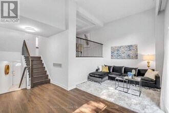 360 Sprucewood Ct in Toronto, ON - Building Photo - Building Photo