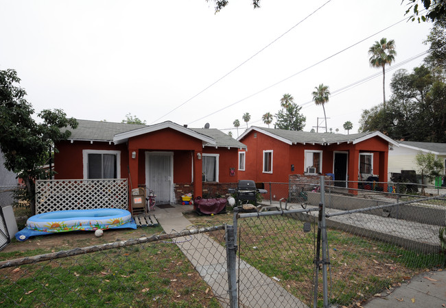 5206-5210 Navarro St in Los Angeles, CA - Foto de edificio - Building Photo