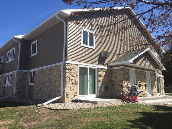 Chateau Parc Apartments in Fond du Lac, WI - Foto de edificio - Building Photo