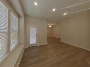 201 Ledburn Ct in Saginaw, TX - Building Photo - Building Photo